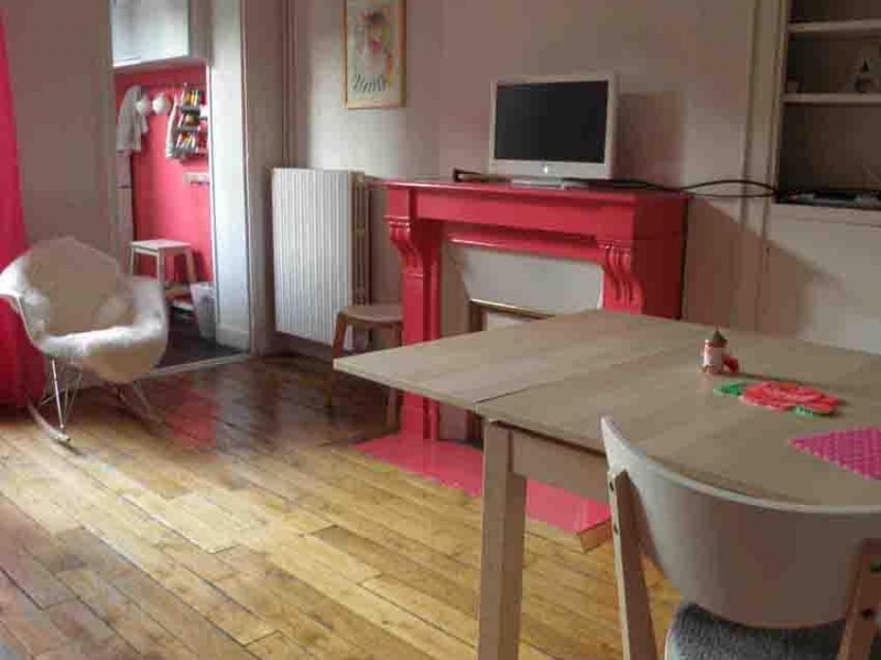 2 pieces Paris 14e 21 juillet/31 Aout