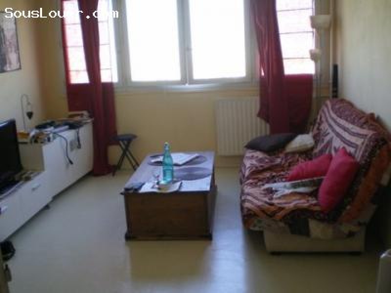 Appart a sous louer, Paris 19