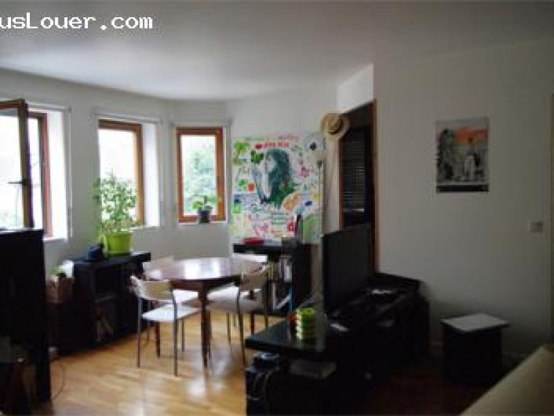 Appartement meublé 52m² à louer du 4/8 au 18/8 - Mairie de Clichy