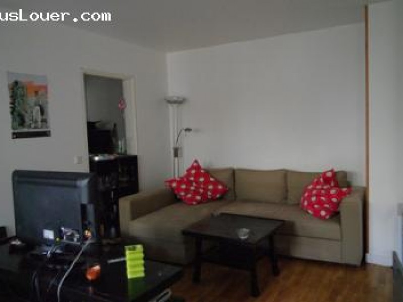 Appartement meublé 52m² à louer du 4/8 au 18/8 - Mairie de Clichy