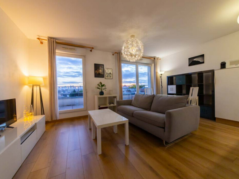 Beau studio Lumineux et moderne Rue Hoche - COLOMBES