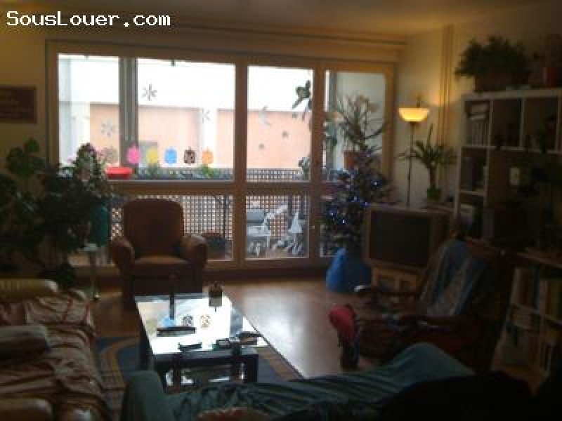 Chambre à sous-louer dans coloc sympa paris 19