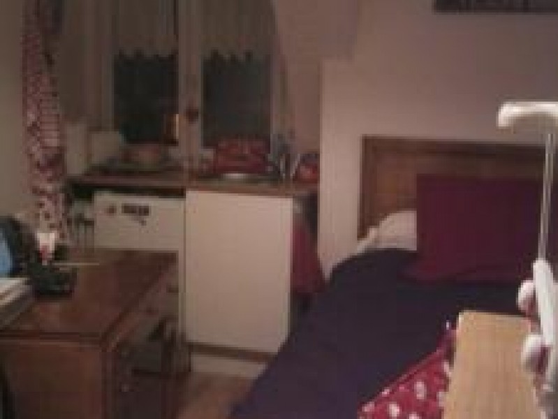 Chambre de Bonne, Porte de Champerret, Paris 17