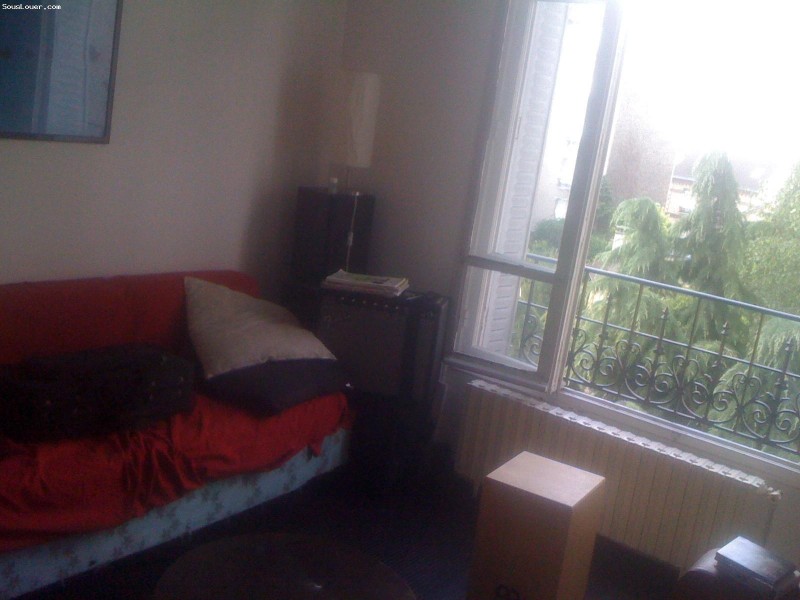 Chambre disponible dans beau T4