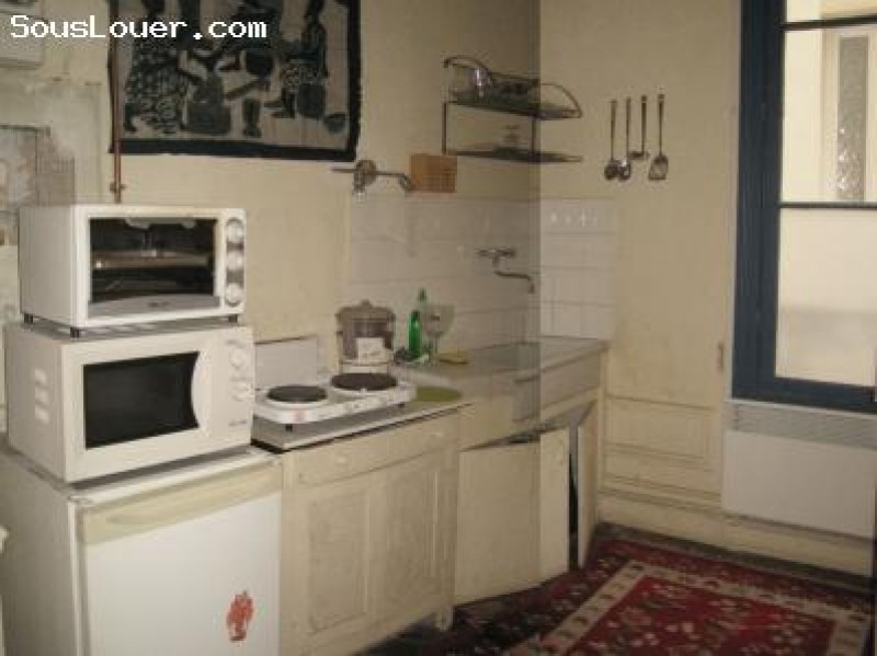 Grand studio 30m2-St Michel-Août