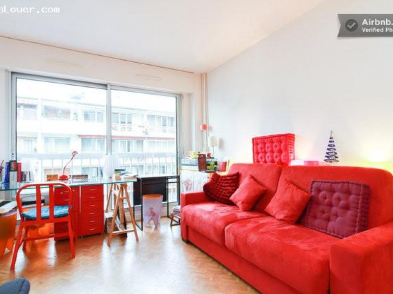 Grand Studio d'Artiste à PARIS à louer du 1 août au 1 Septembre 2014 pour 950 Euros TTC