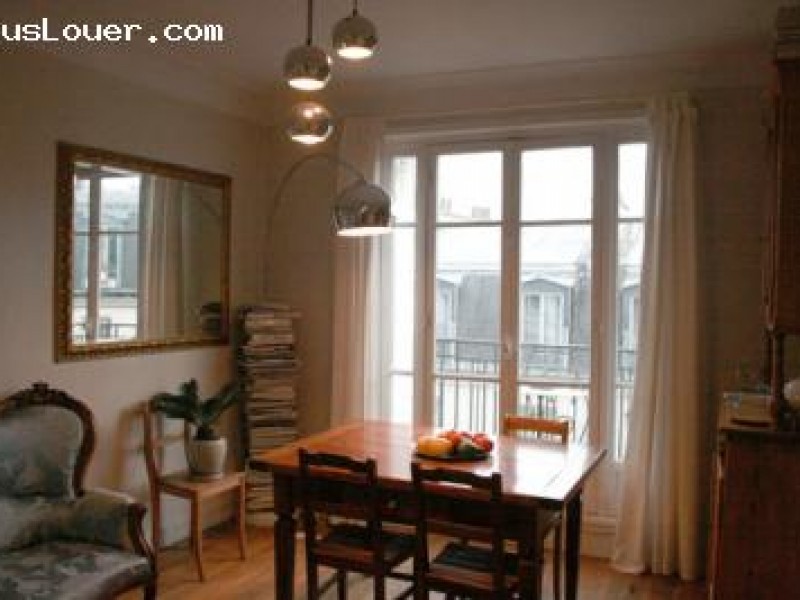 JOLIE APPARTEMENT MONT MARTRE