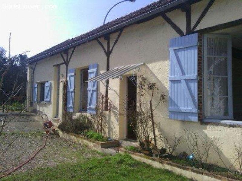 MAISON AVEC JARDIN A ST FARGEAU (89)