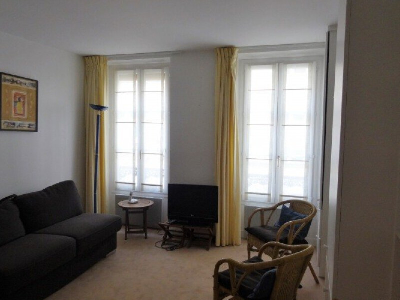 Part. sl appartement Meublé 22 m² à Courbevoie Centre