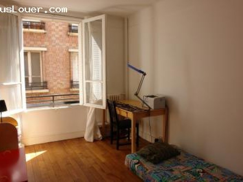Sou-location chambre 3 pièces Paris