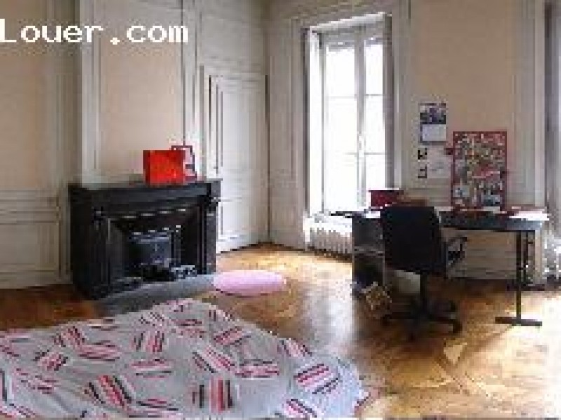 SOUS LOC SUR LYON  JUILLET/AOUT