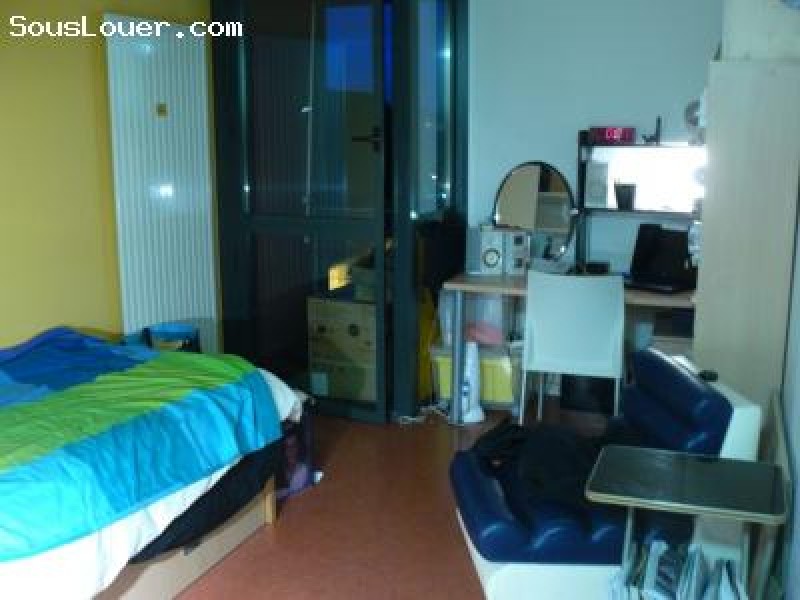 sous loue studio 20m² 18eme