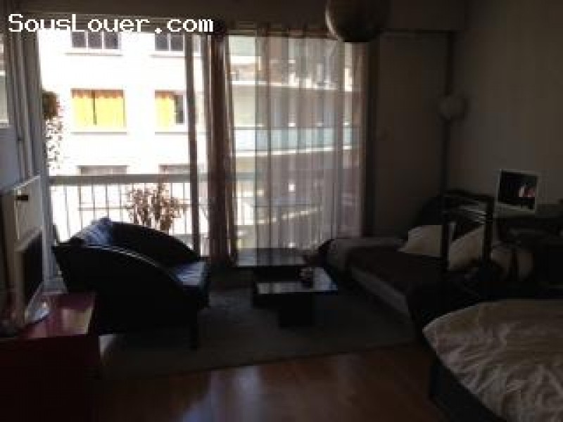 Studio 30m2 Paris 20e arrondissement du 18/06 au 2/07: 700 euros