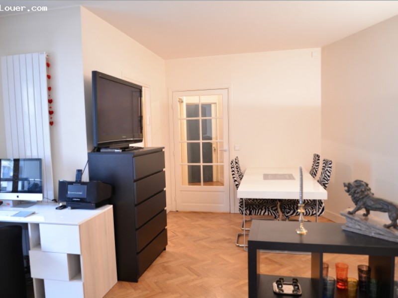 Studio de standing meublé Paris 17 / Levallois .