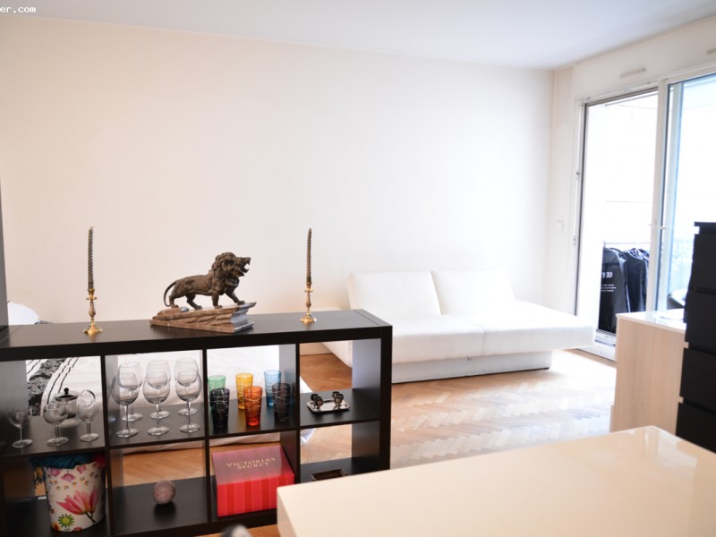 Studio de standing meublé Paris 17 / Levallois .