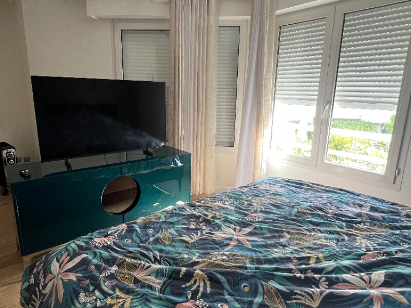 Très grand triplex à Suresnes mais plus proche de Puteaux, 2 chambres à sous-louer