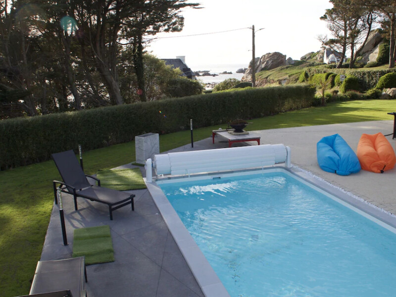 VILLA Vue mer, 100m plage , piscine chauffée privée, sauna, hammam , 2 spas